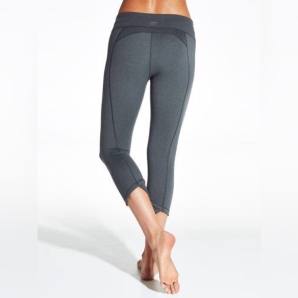 Calia Essential Crossover Capri Cropped Legging - Picture 1 of 16